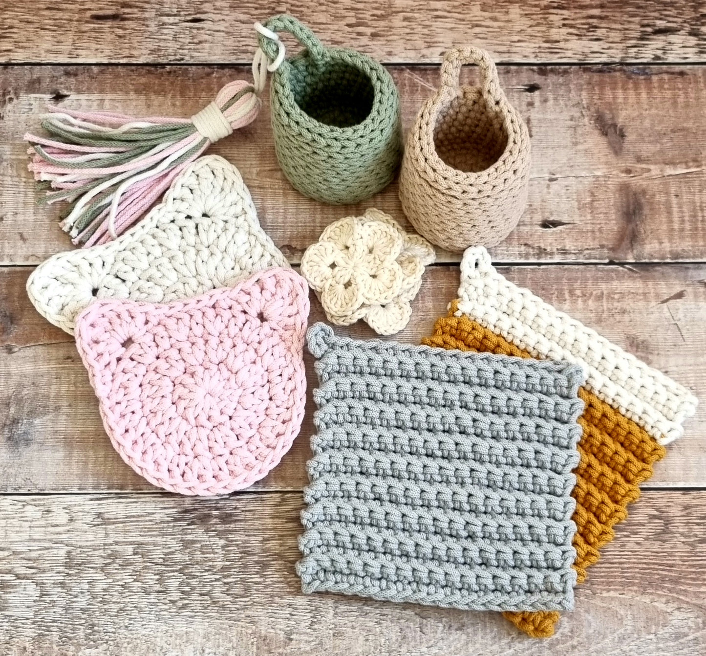 crochet project: 4-in-1 home decor set